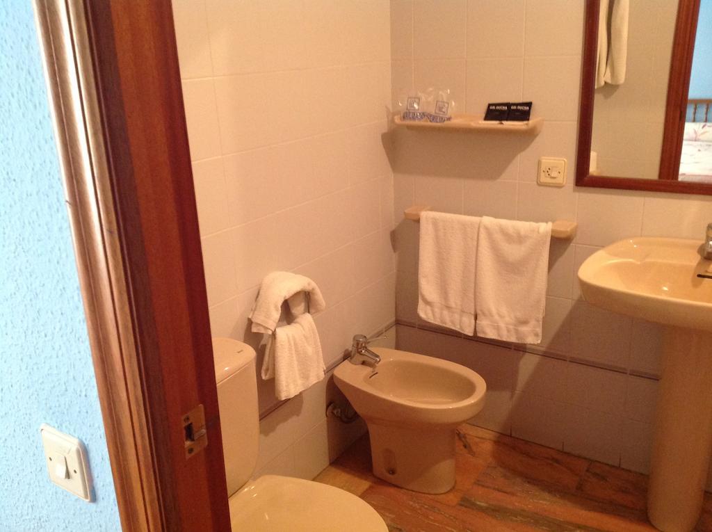 Hostal Los Amigos Olivenza Room photo