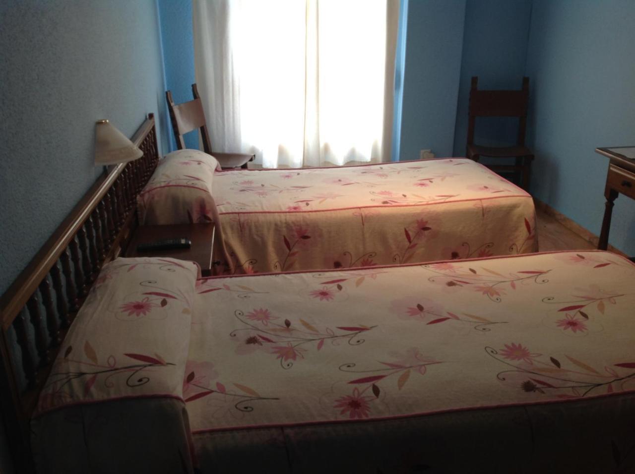 Hostal Los Amigos Olivenza Room photo